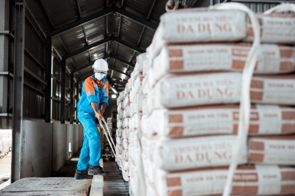 Cong ty xi mang lon nhat mien Nam lo ky luc hinh anh