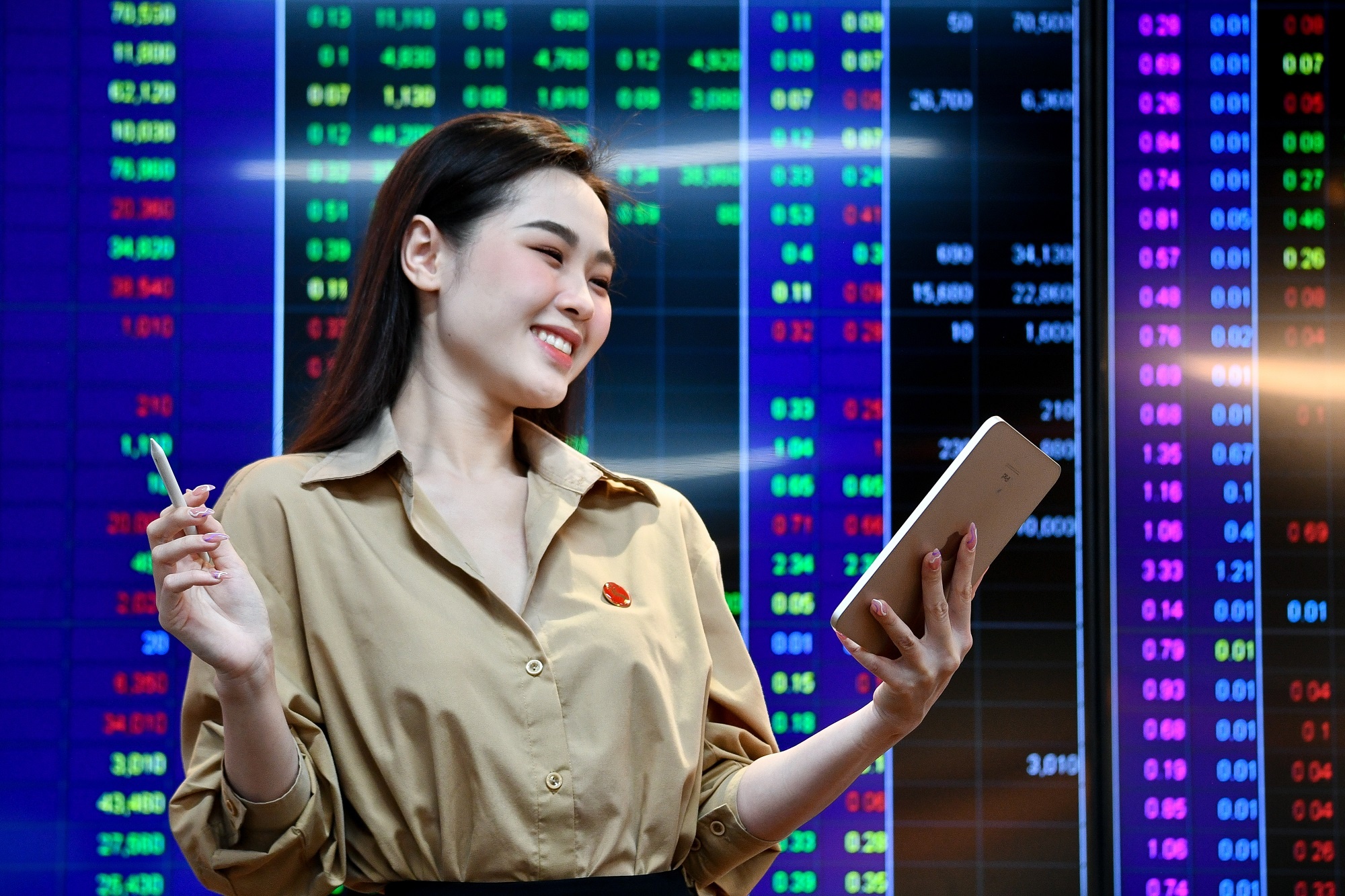 Chung khoan thoat thua truoc ky nghi le 2/9 hinh anh