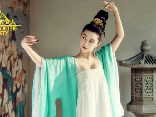 Phim moi cua Pham Bang Bang bi che la ‘show thoi trang’ hinh anh