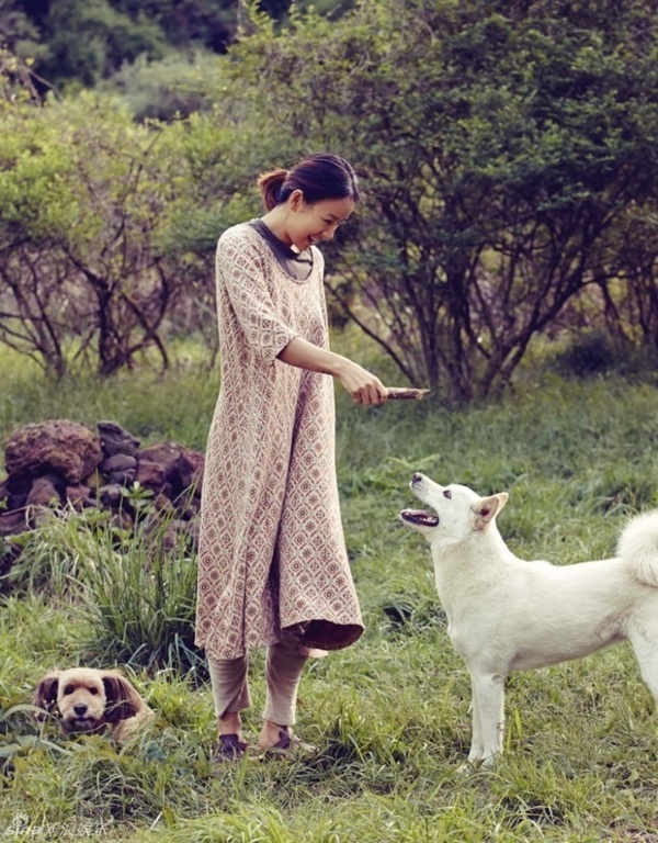 Trước tin đồn này, cô phủ nhận. Người đẹp cho biết cô đóng cửa trang cá nhân chỉ vì không thể thường xuyên cập nhật.