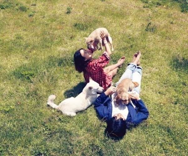 Từng có tin đồn về việc hôn nhân rạn nứt sau khi Lee Hyori đột ngột không dùng trang cá nhân - nơi chia sẻ những thông tin và ảnh của gia đình.