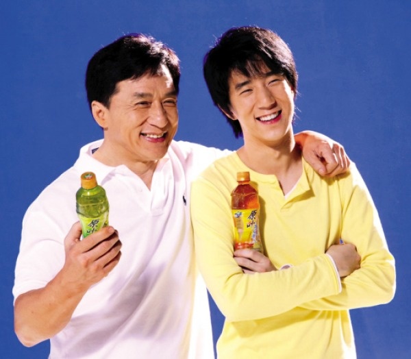 Mối quan hệ cha con Thành Long hàn gắn hơn sau bê bối ma túy của Tổ Danh.