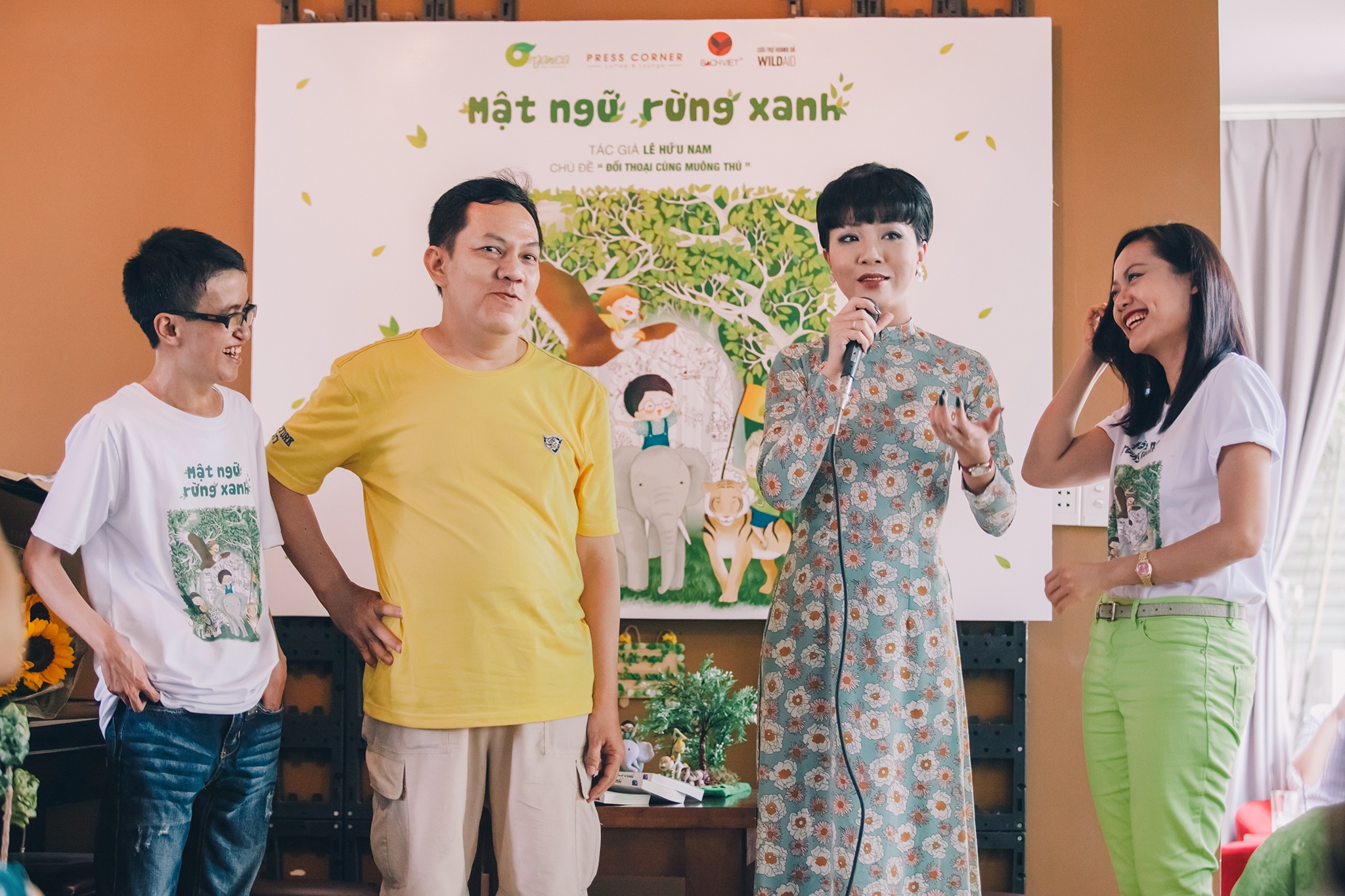 'Mat ngu rung xanh': moi dua tre deu co mot anh hung tiem an hinh anh