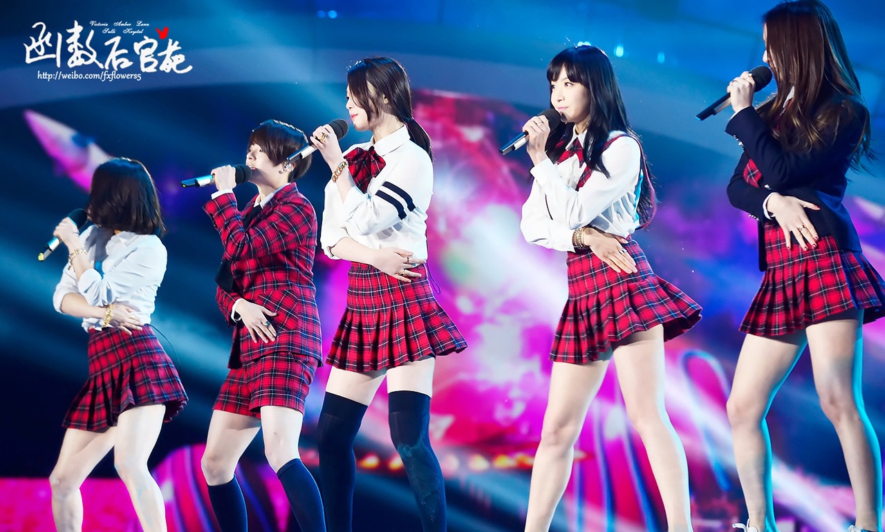 Như vậy, hình ảnh 5 cô gái xinh đẹp bên nhau nay chỉ còn là dĩ vãng với f(x) cũng như fan Kpop. Không ít người bày tỏ sự tiếc nuối, nhất là khi nhìn lại hình ảnh ngày còn nguyên vẹn đội hình của f(x).