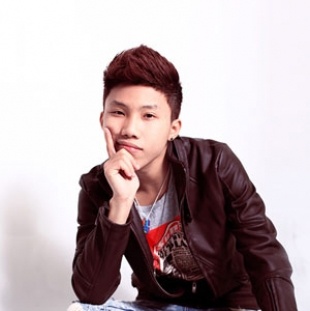 Mr. T, Emily bieu dien tai le hoi sach hinh anh