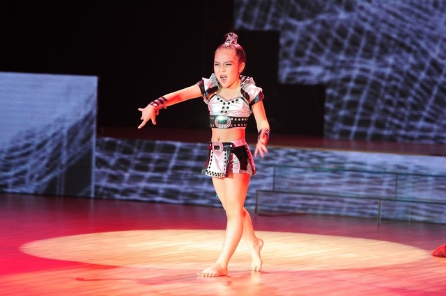 Minh Chau hoa than thanh Katy Perry phien ban nhi hinh anh