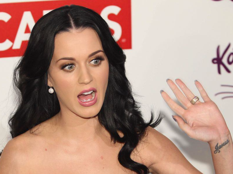 Katy Perry dap tra khi bi fan noi xau trong live show hinh anh