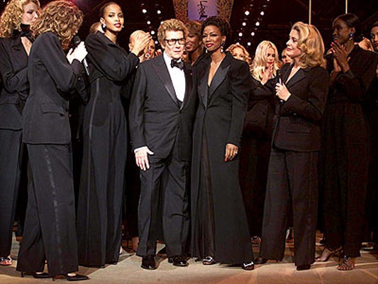 10 dieu thu vi ve ong chu Yves Saint Laurent hinh anh