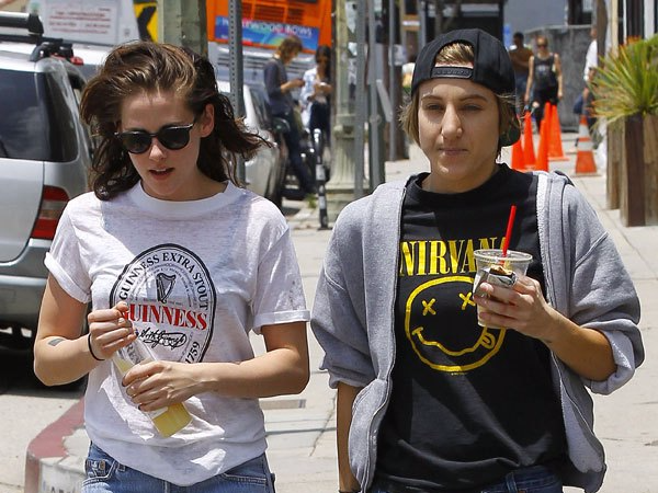 Kristen Stewart he lo da ket hon voi nguoi tinh dong tinh hinh anh