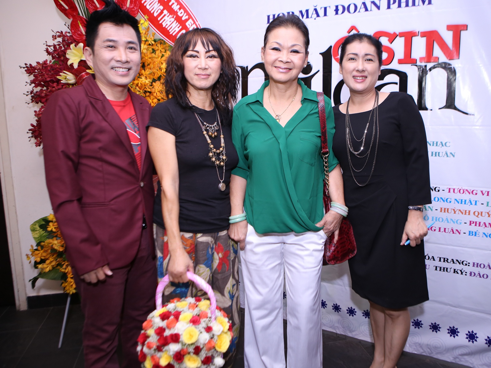 Danh ca Khanh Ly den chuc mung Thanh Thuy ra mat phim moi hinh anh