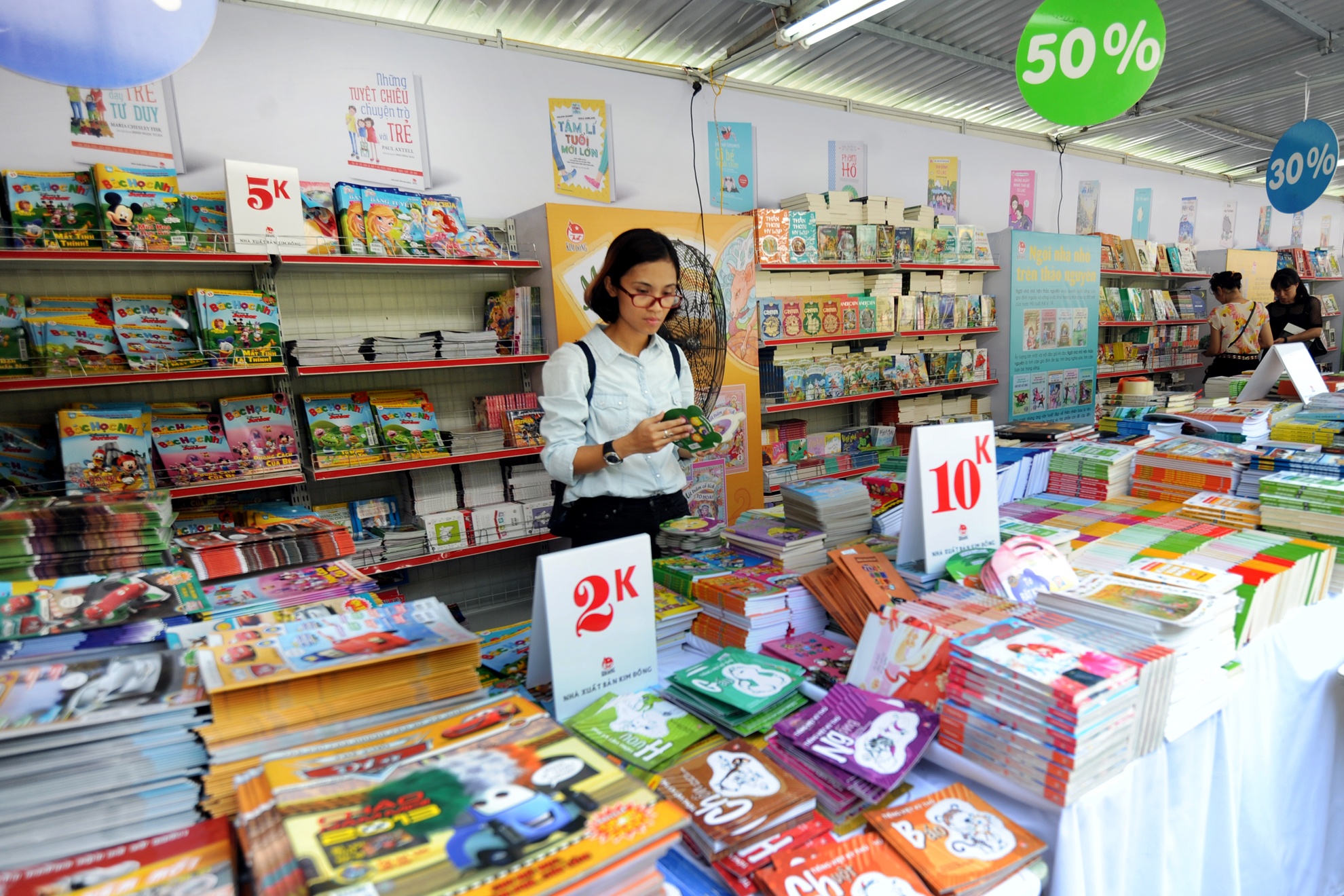 Vuon sach Kim Dong tai Hoi sach Ha Noi 2015 hinh anh