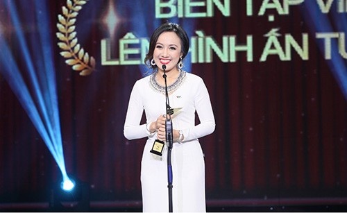 Bai ca may ao - BTV Hoai Anh hinh anh