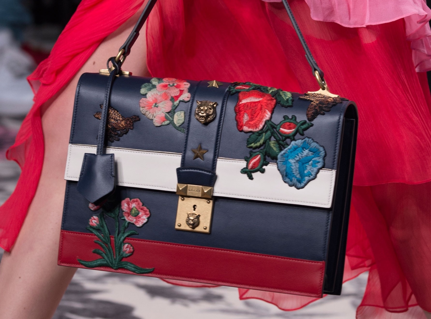 BST phu kien cua Gucci tai Milan Fashion Week hinh anh