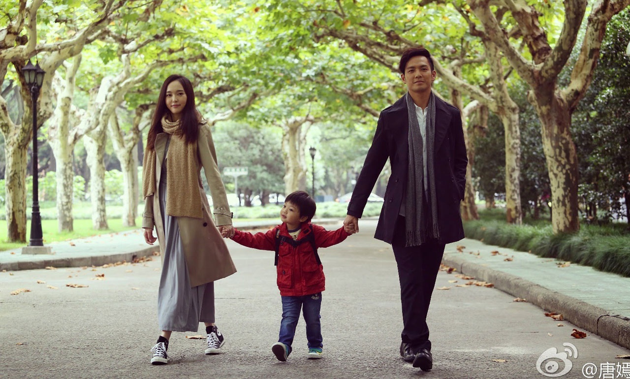 Nhìn phong độ lịch lãm, chín chắn của nam tài tử trên phim, ít ai biết hiện anh chàng đã bước sang độ tuổi U40.. Trước đó, Chung Hán Lương cũng được các đạo diễn tin tưởng, giao cho khá nhiều vai nam chính trong các bộ phim ngôn tình.