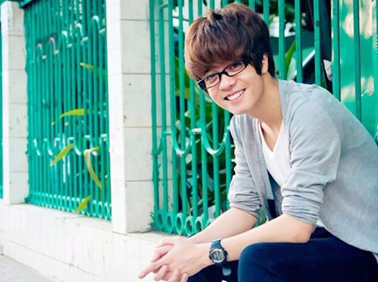 4 sao Viet tung gay bao du luan vi mang tieng chanh choe hinh anh