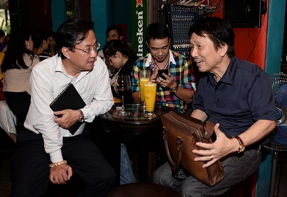 Phu Quang tam xang dot dia nhac truoc mo NSND Le Dung hinh anh