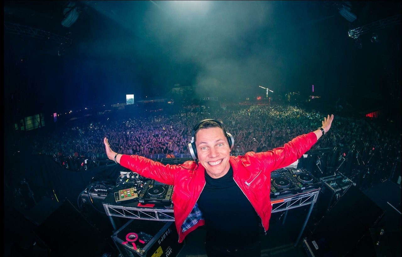 Huyen thoai DJ Tiesto tro lai Viet Nam hinh anh