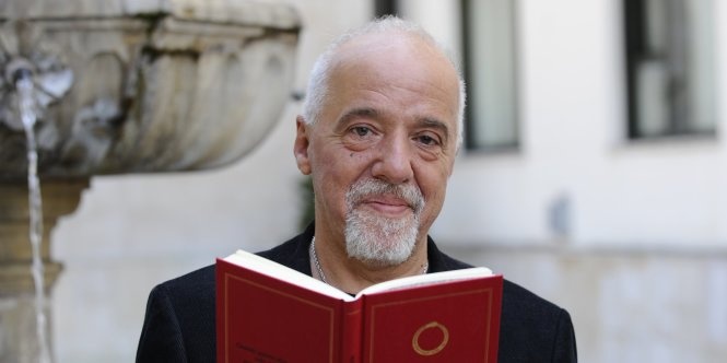 Nhà văn Paulo Coelho - Ảnh: Huffington Post