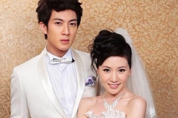 Nhung cap sao Hoa ngu yeu nhau hon mot thap ky moi chiu cuoi hinh anh