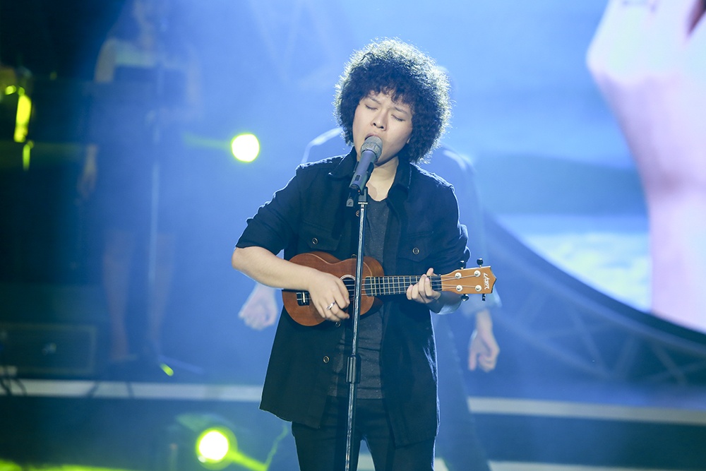 Tien Tien khuay dong san khau BHYT voi 'Vi toi con song' hinh anh