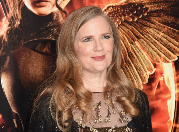 Suzanne Collins viet tam thu tu biet 'The Hunger Games' hinh anh