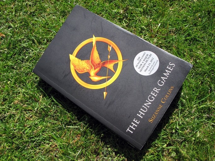 10 cuon tieu thuyet hap dan nguoi doc ngay tu chuong dau hinh anh