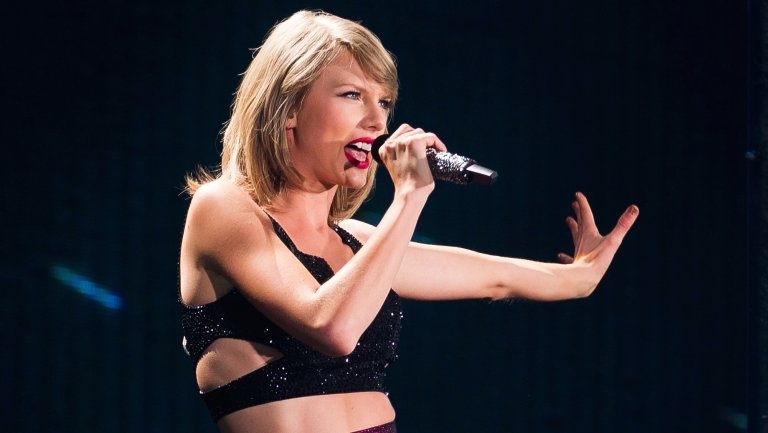 Nguoi ham mo chung tay lam sach ve Taylor Swift hinh anh