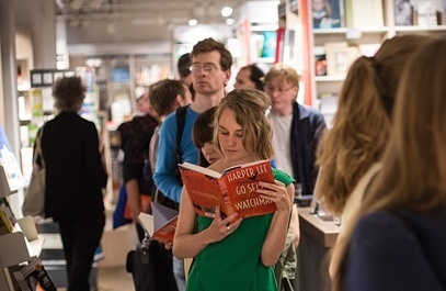 Nhin lai lang xuat ban the gioi 2015 hinh anh