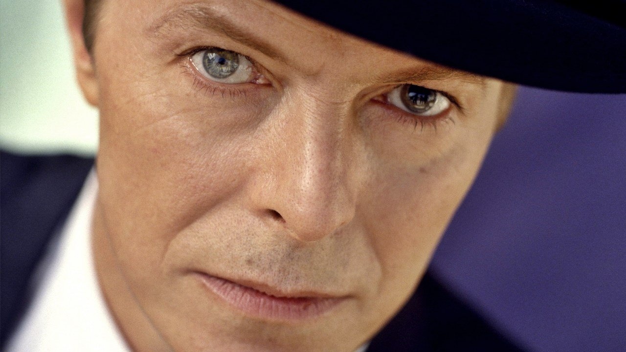 David Bowie qua doi nhung van dan dau Billboard va Twitter hinh anh