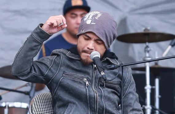 Video live show 'Doi ban tay thap lua' hinh anh