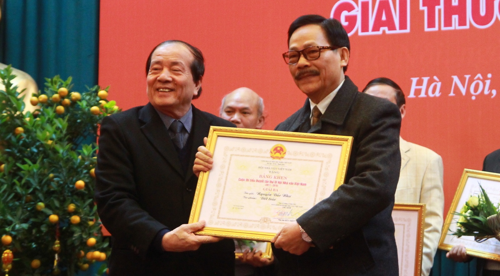 Tac gia khong chuyen doat giai thuong Hoi Nha van 2015 hinh anh