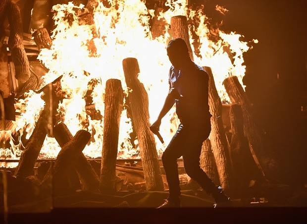 Alright va phien ban Jazz The Blacker The Berry (Grammy 2016) -  Kendrick Lamar hinh anh