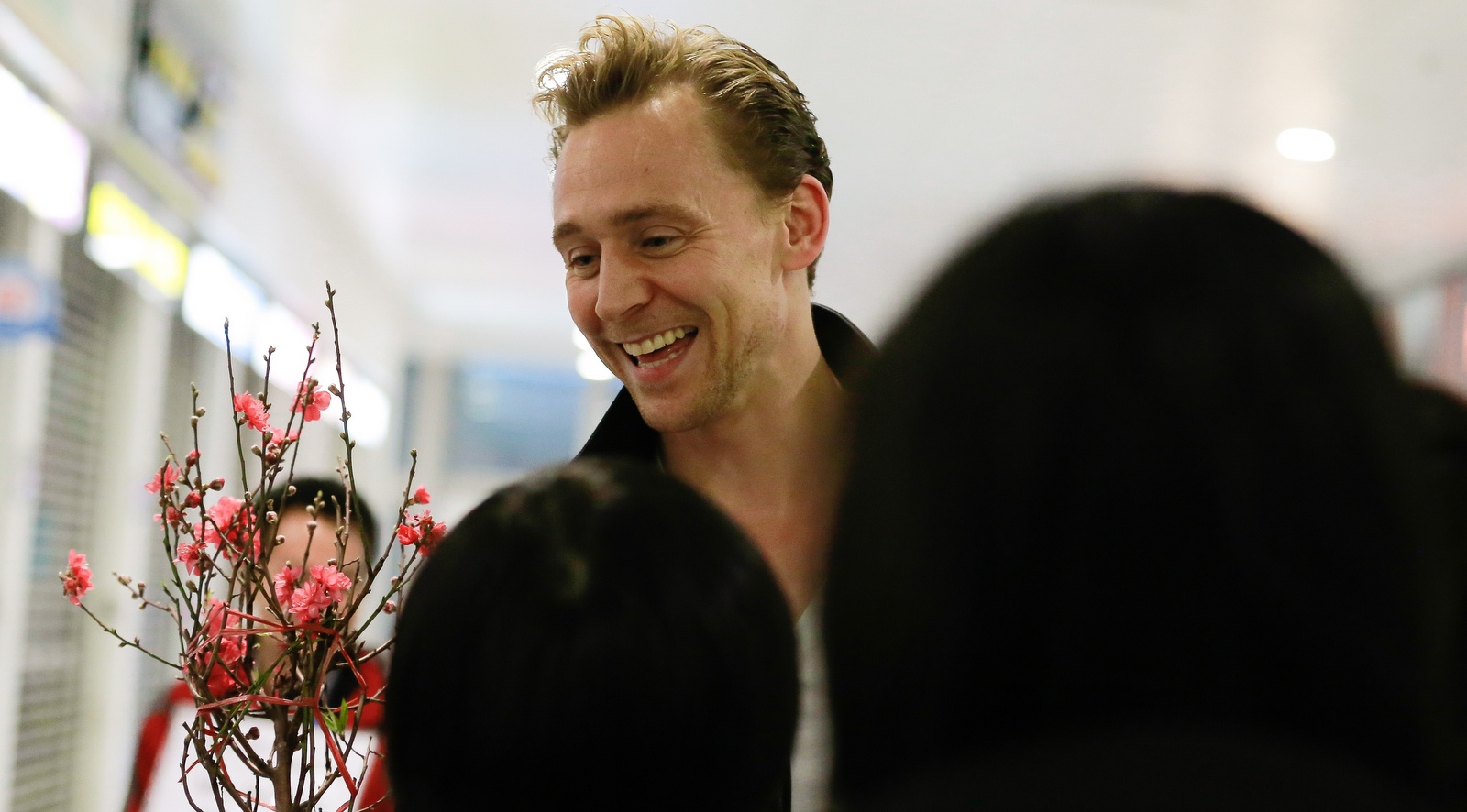 9 ly do khien nguoi ham mo yeu 'Loki' hinh anh