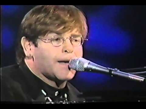 Can You Feel the Love Tonight - Elton John (Oscar 1995) hinh anh