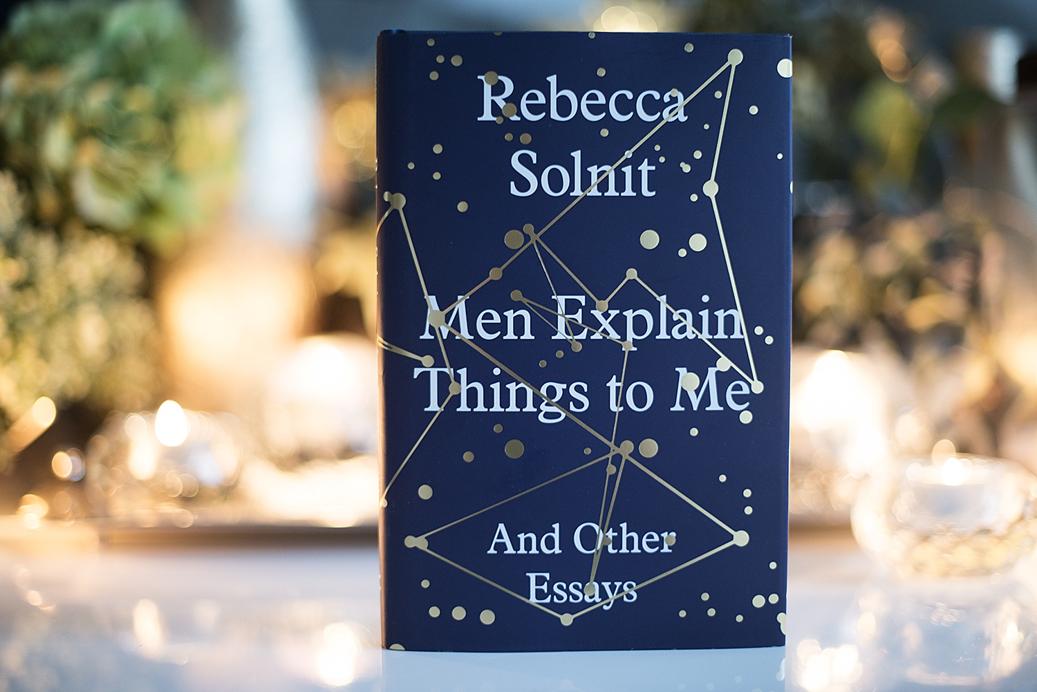 10 cuon sach hay danh tang mot nua the gioi nhan ngay 8/3 hinh anh