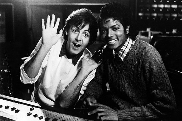 Paul McCartney doi quyen loi tu cong ty cua Michael Jackson hinh anh