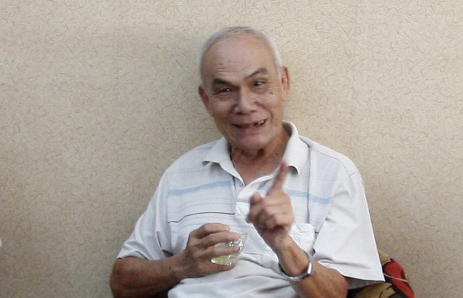 Nha su hoc Ta Chi Dai Truong qua doi hinh anh