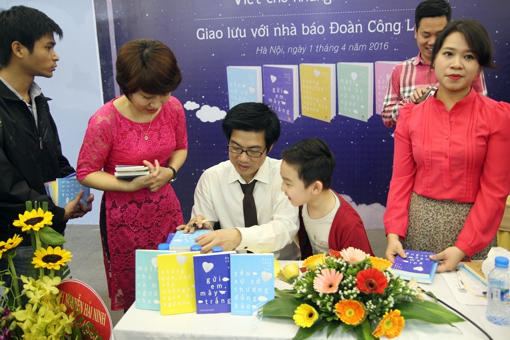 sach moi cua tac gia Doan Cong Le Huy anh 2