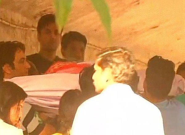 dien vien co dau 8 tuoi duoc hoa tang anh 2