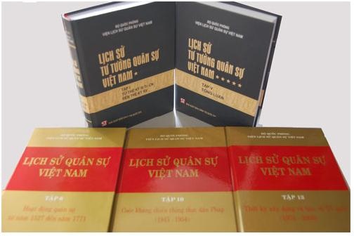 Hai bo sach quan trong ve lich su quan su Viet Nam hinh anh