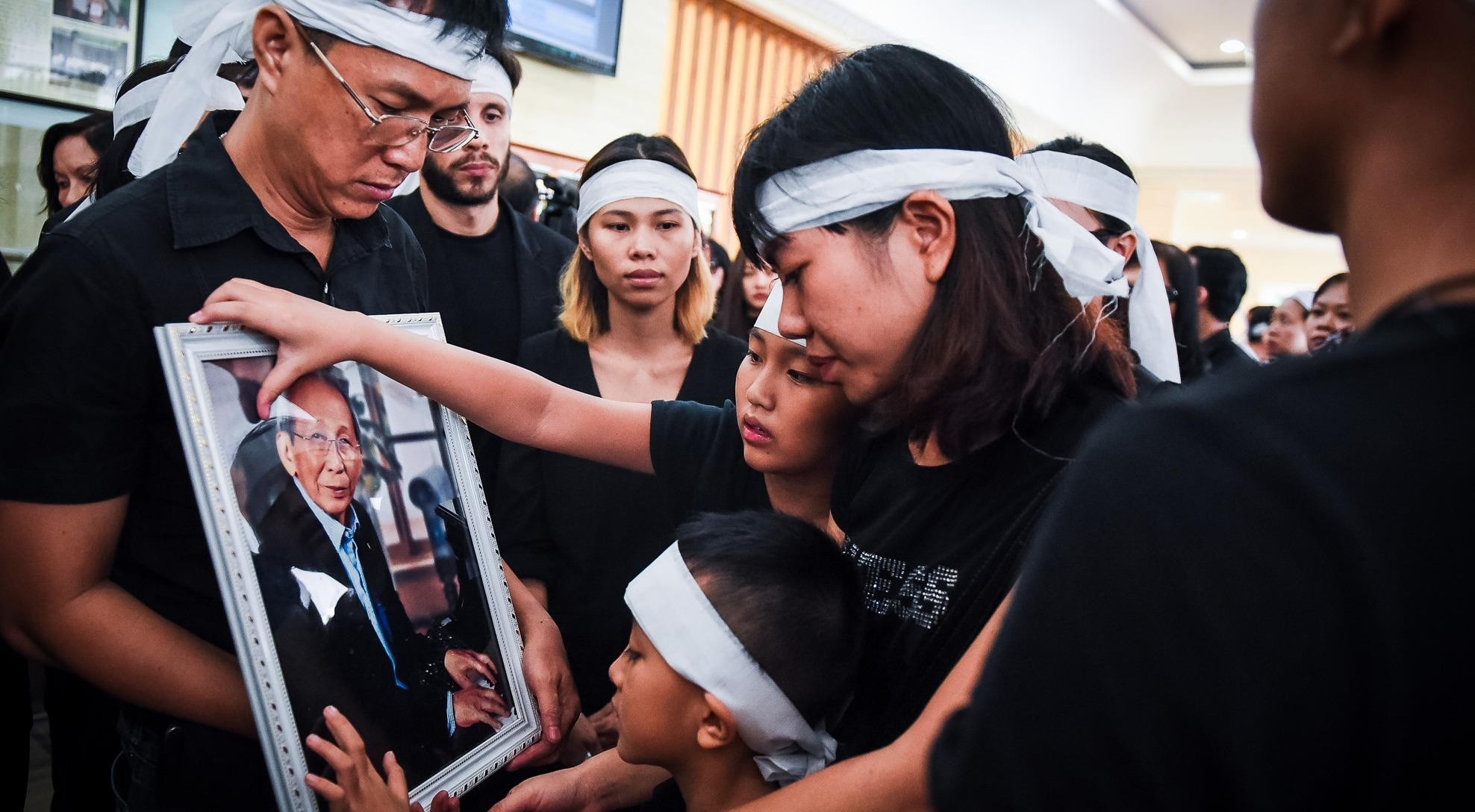 Nghe si thuong tiec tien dua nhac si Nguyen Anh 9 hinh anh