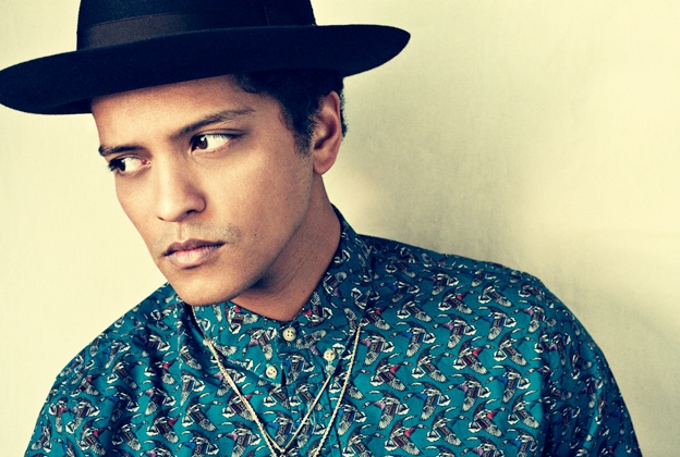 Bruno Mars lien tiep bi kien dao nhac hinh anh
