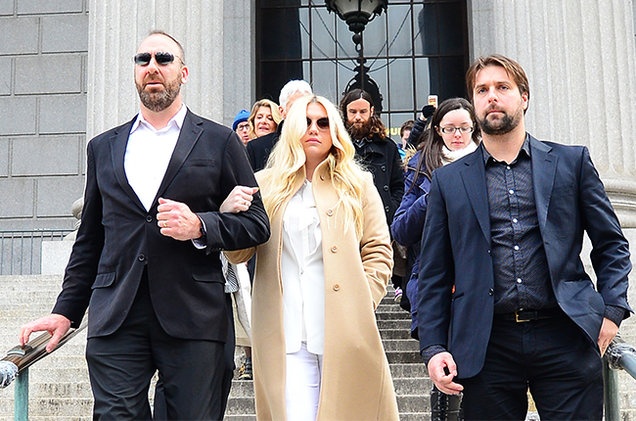 Kesha tim luat su moi trong vu kien voi Dr. Luke hinh anh