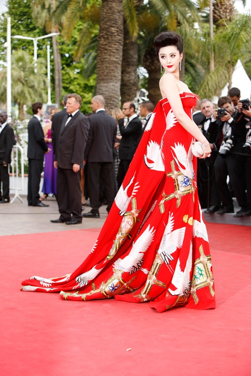 Trang phục thảm đỏ gợi cảm Cannes  ảnh 10 Trang phuc tham do goi cam Cannes anh 10