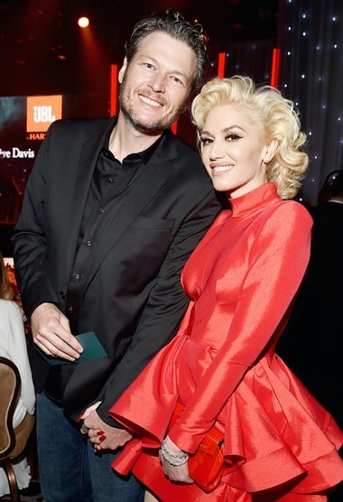 Blake Shelton khoá môi Gwen Stefani trên sân khấu  ảnh 1 Blake Shelton khoa moi Gwen Stefani tren san khau anh 1