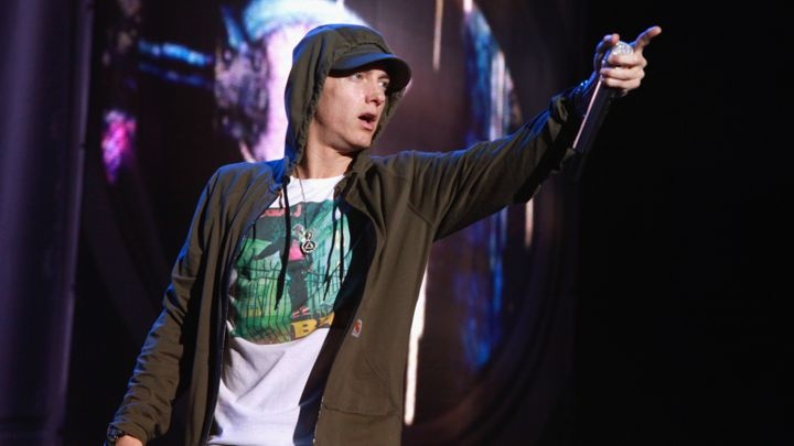 Eminem ban go va gach cua nha cu lam do suu tap hinh anh