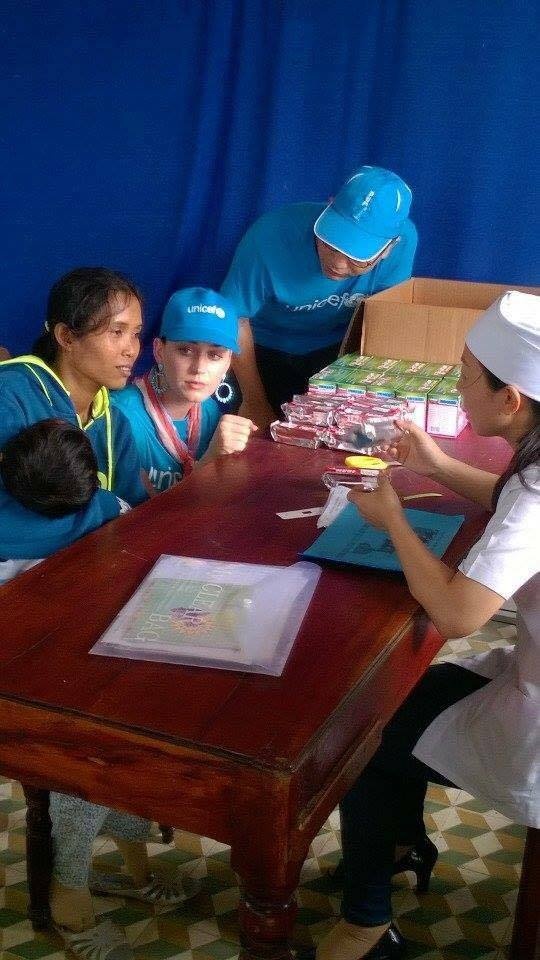 Katy Perry đi từ thiện tại Khánh Hòa ảnh 5 Katy Perry di tu thien tai Khanh Hoa anh 5