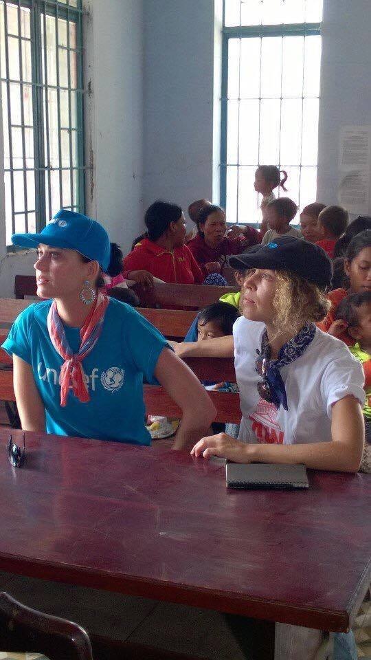 Katy Perry đi từ thiện tại Khánh Hòa ảnh 6 Katy Perry di tu thien tai Khanh Hoa anh 6