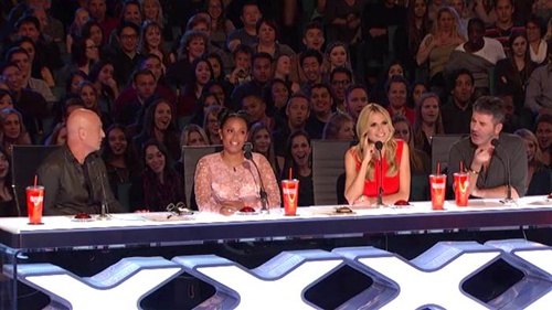Phan thi opera dang kinh ngac cua co be 13 tuoi tai America's Got Talent hinh anh