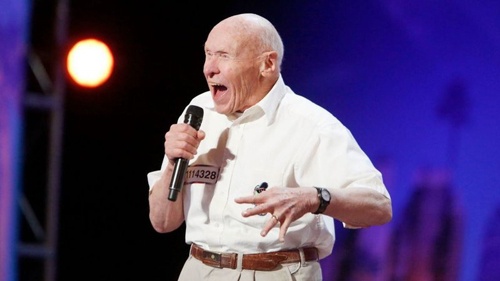 Rocker 82 tuoi gay sot tai America's Got Talent hinh anh